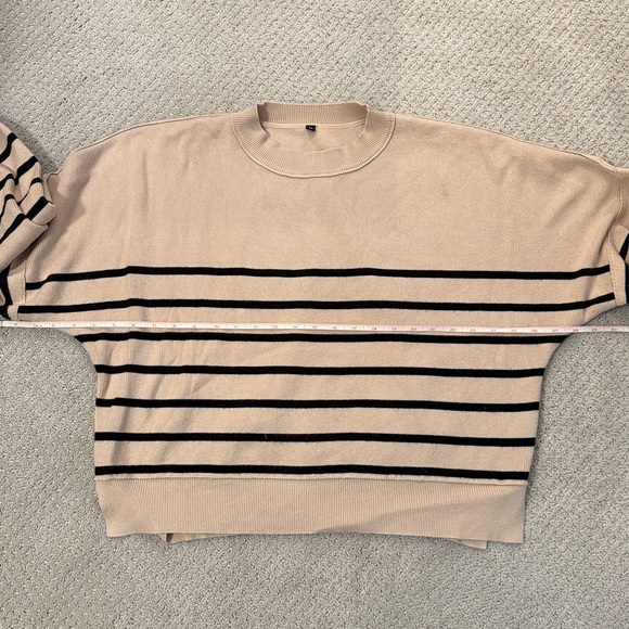 Cropped Knit Ribbed Sweater - Picture 5 of 11